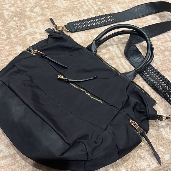Sol and Selene black duffle bag with strap - Picture 4 of 6